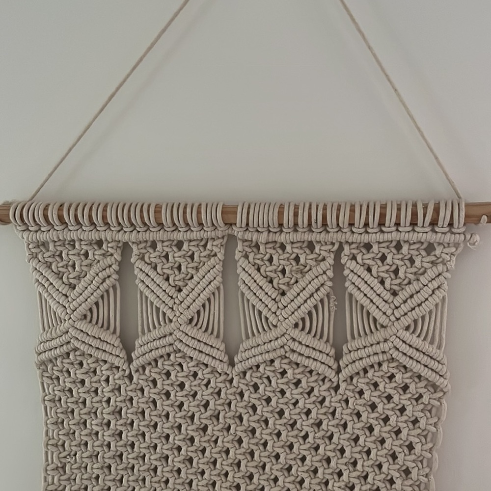 Macramé wall hanging - Picture 4 of 5